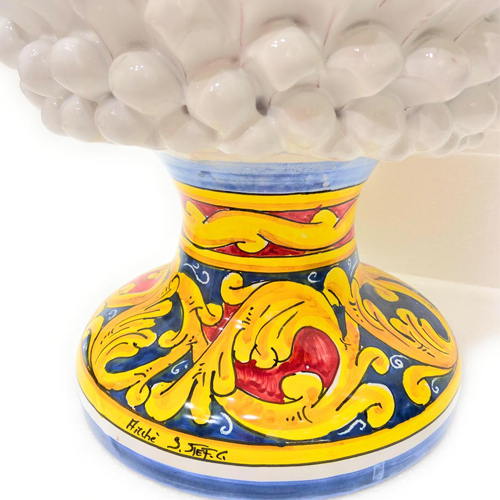 Pigna-Bianca-con-Base-Decorata-in-Ceramica-Siciliana-Artigianale