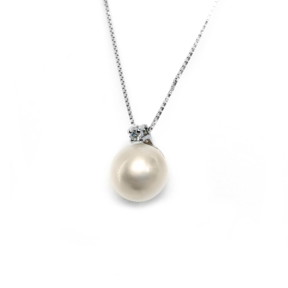 collana-donna-in-oro-bianco-perla-5mm-con-brillante-001-g-davite-delucchi